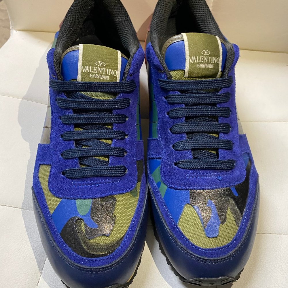 "Valentino" Rockstud Sneaker , Men EU43 US10 Pre-Owned IMPECCABLE conditions